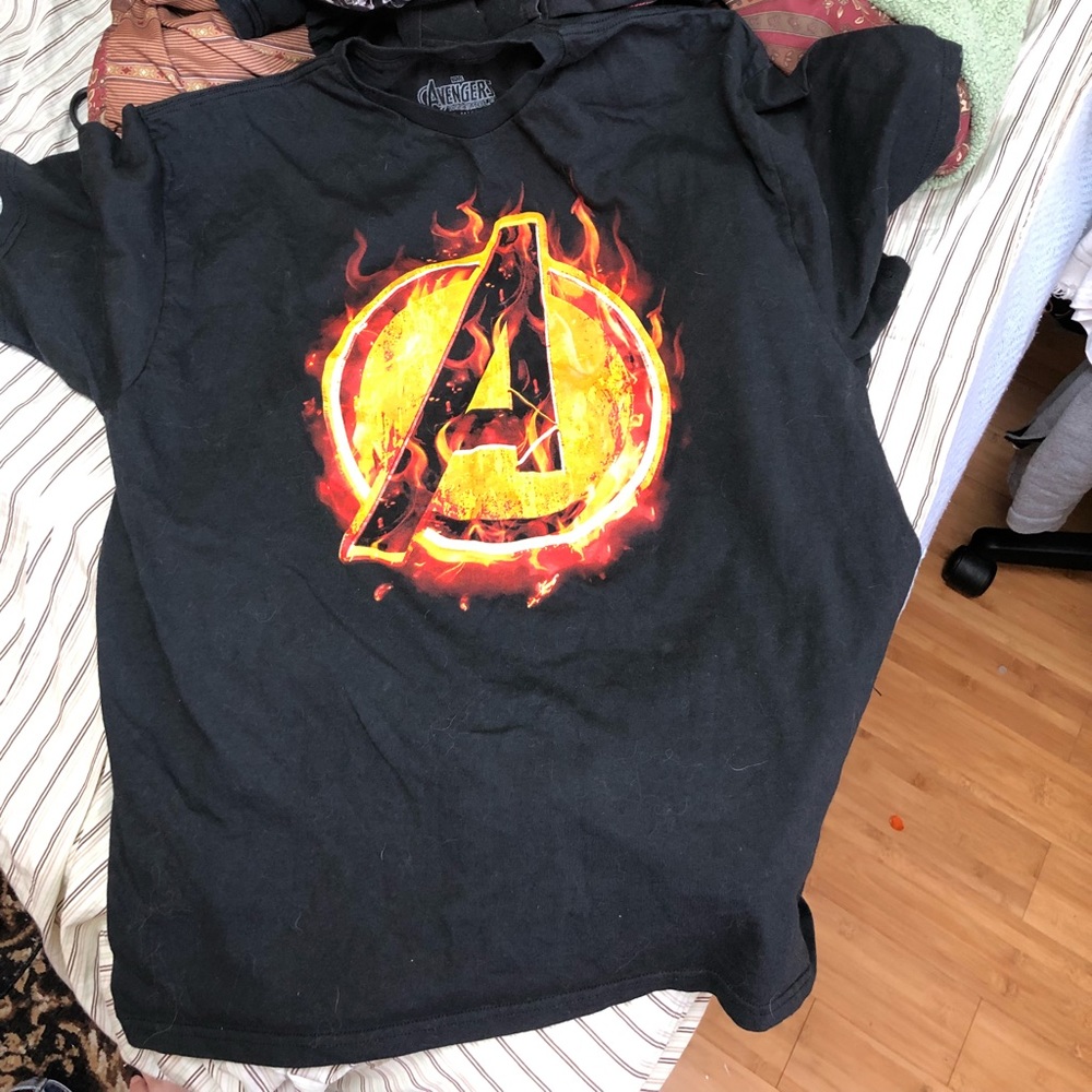 AVENGERS TEE